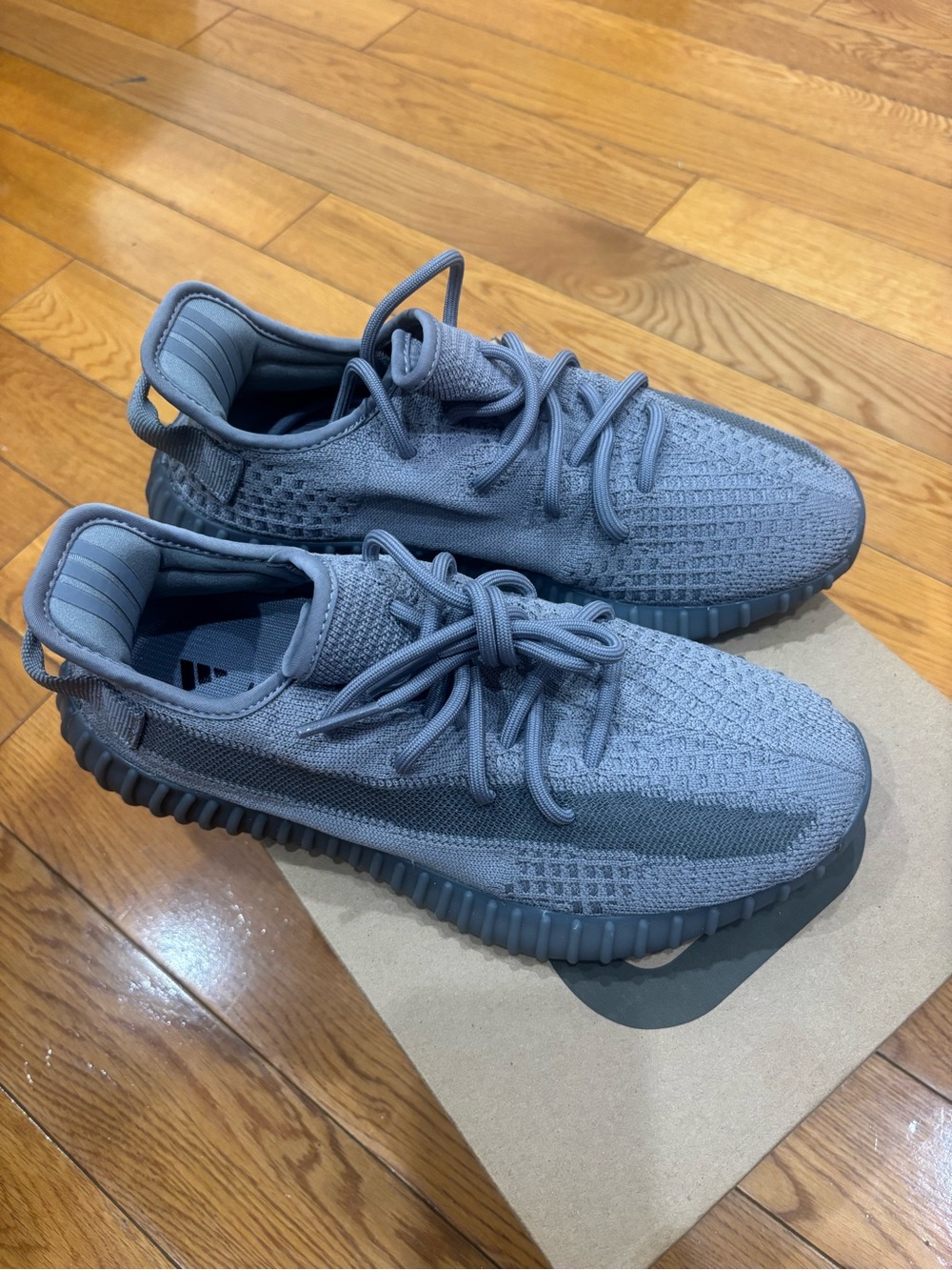 YEEZY BOOST 350 V2 'STEEL GREY' Size: 8 - Picture 10 of 14